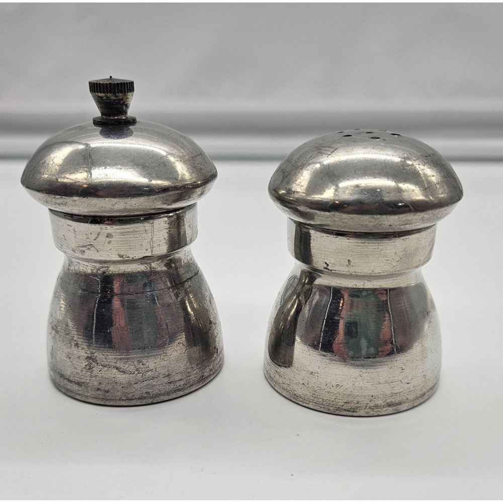 Raimond Pewter - Salt Shaker and Pepper Grinder - made in Italy - 2" tall - Picture 3 of 12